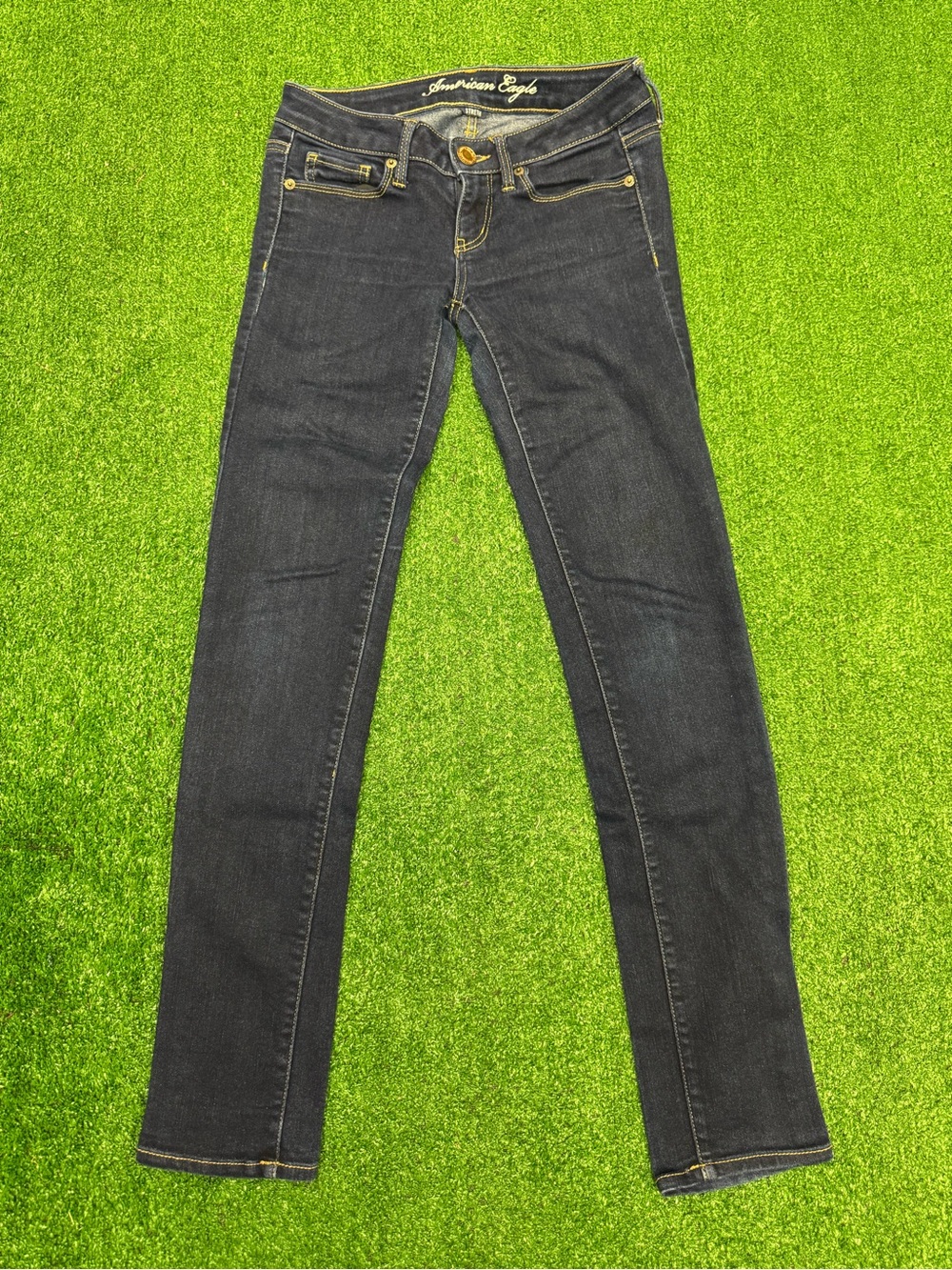 American Eagle Women's Medium Wash Stretch Low Rise Skinny Jeans, Size 4 R